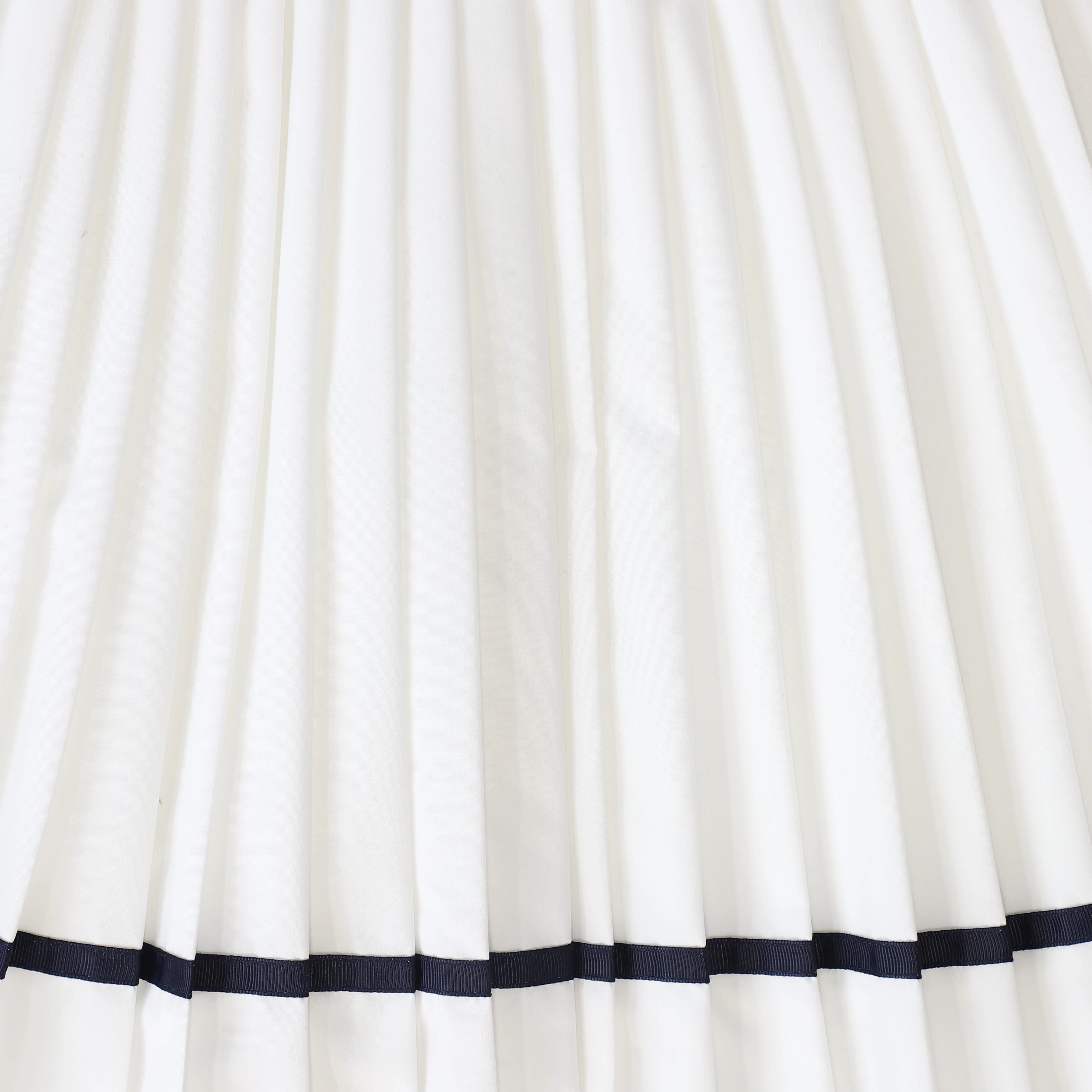 BACE COLLECTION IVORY/NAVY TRIM PLEAT SKIRT [FINAL SALE] - Image 3