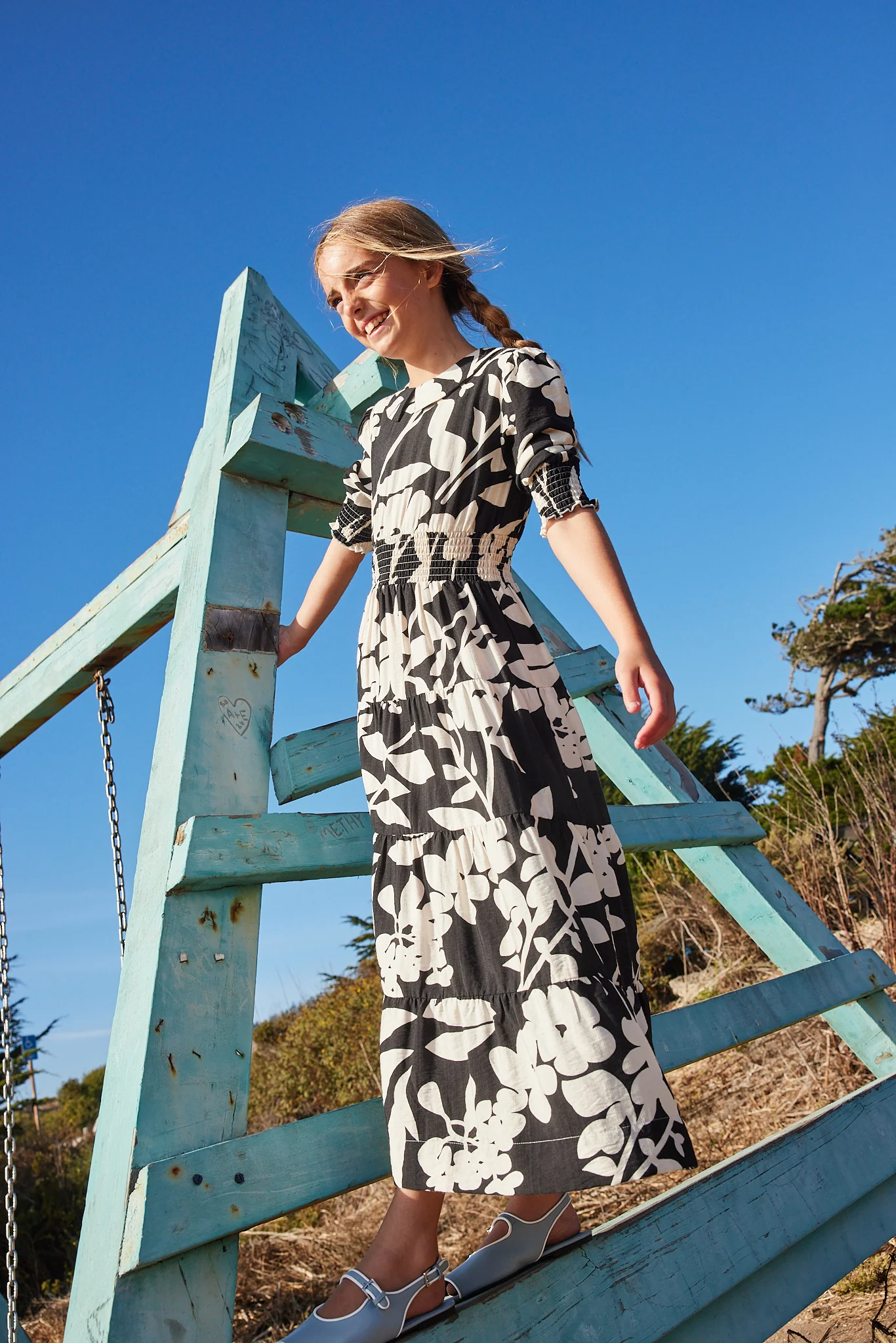 PASHMINI BLACK/WHITE FLORAL SMOCK WAIST MAXI DRESS [FINAL SALE] - Image 2