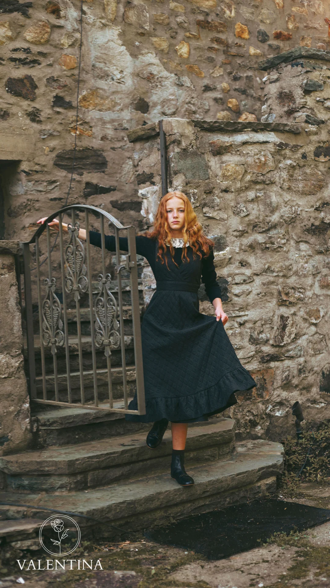 VALENTINA BLACK LACE COLLAR RIBBED SWEATER [FINAL SALE] - Image 4