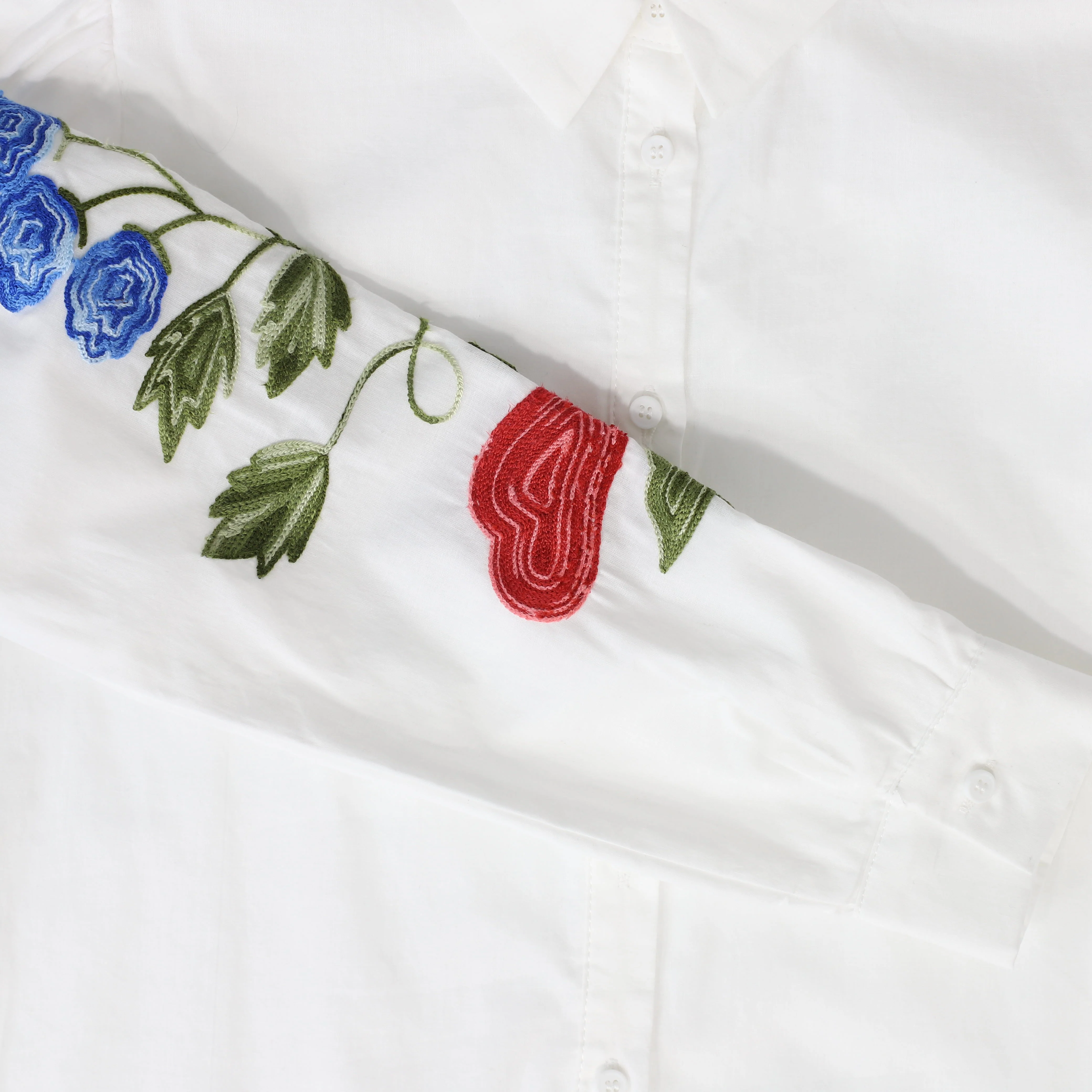 VALENTINA WHITE LINEN EMBROIDERED BLOUSE [FINAL SALE] - Image 3