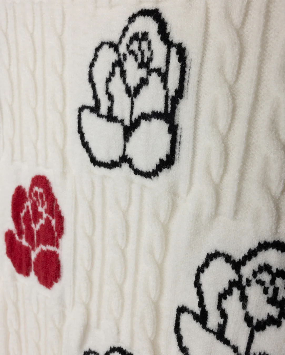 VIBE WHITE FLOWER PRINT CABLE KNIT VEST [FINAL SALE] - Image 2